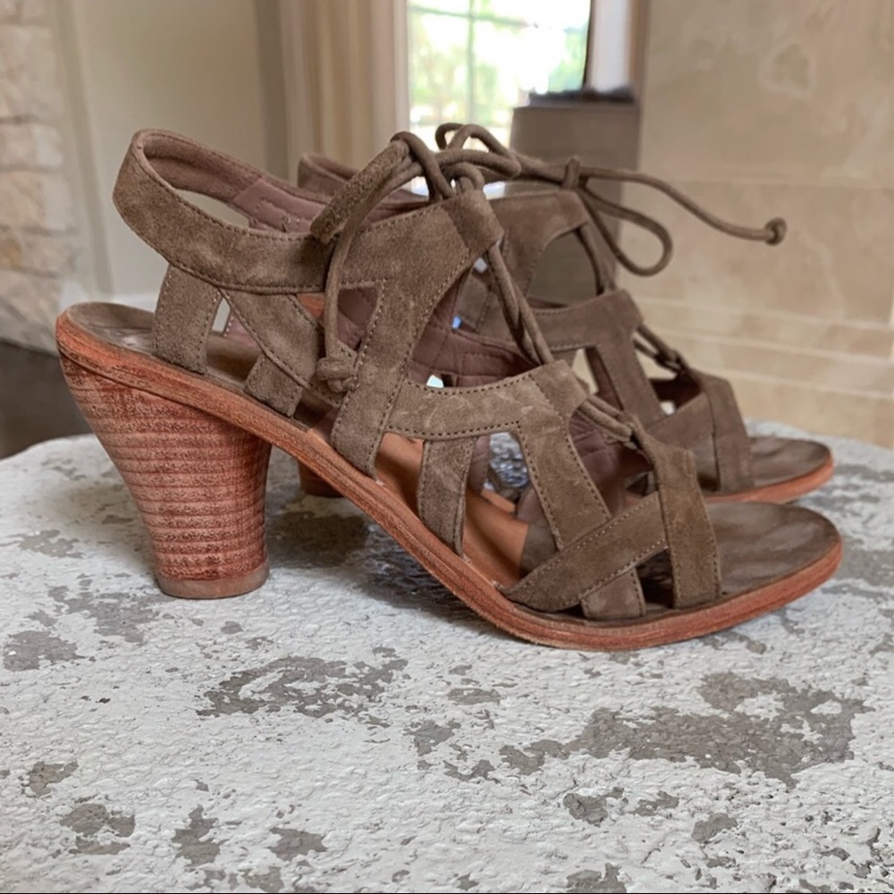 Argila Pepe Monjo Brown Leather Beautiful Lace Up Sandals. 38